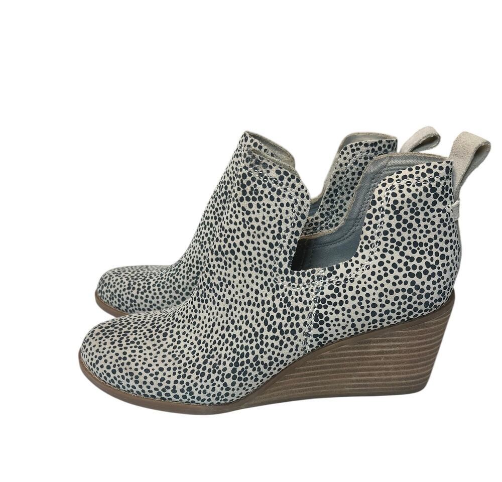 TOMS Women's Kallie Cutout Wedge Booties Cheetah Dot Print Suede Size 6